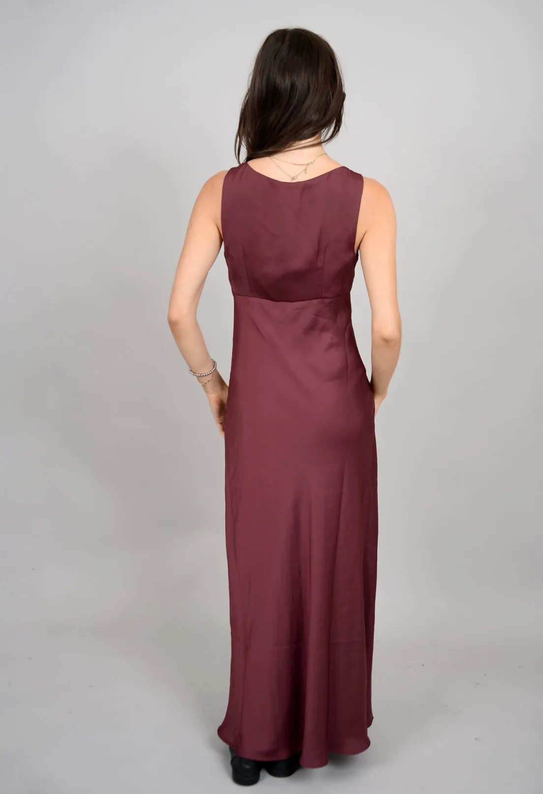 Drimma V-Neck Maxi Dress Burgendy