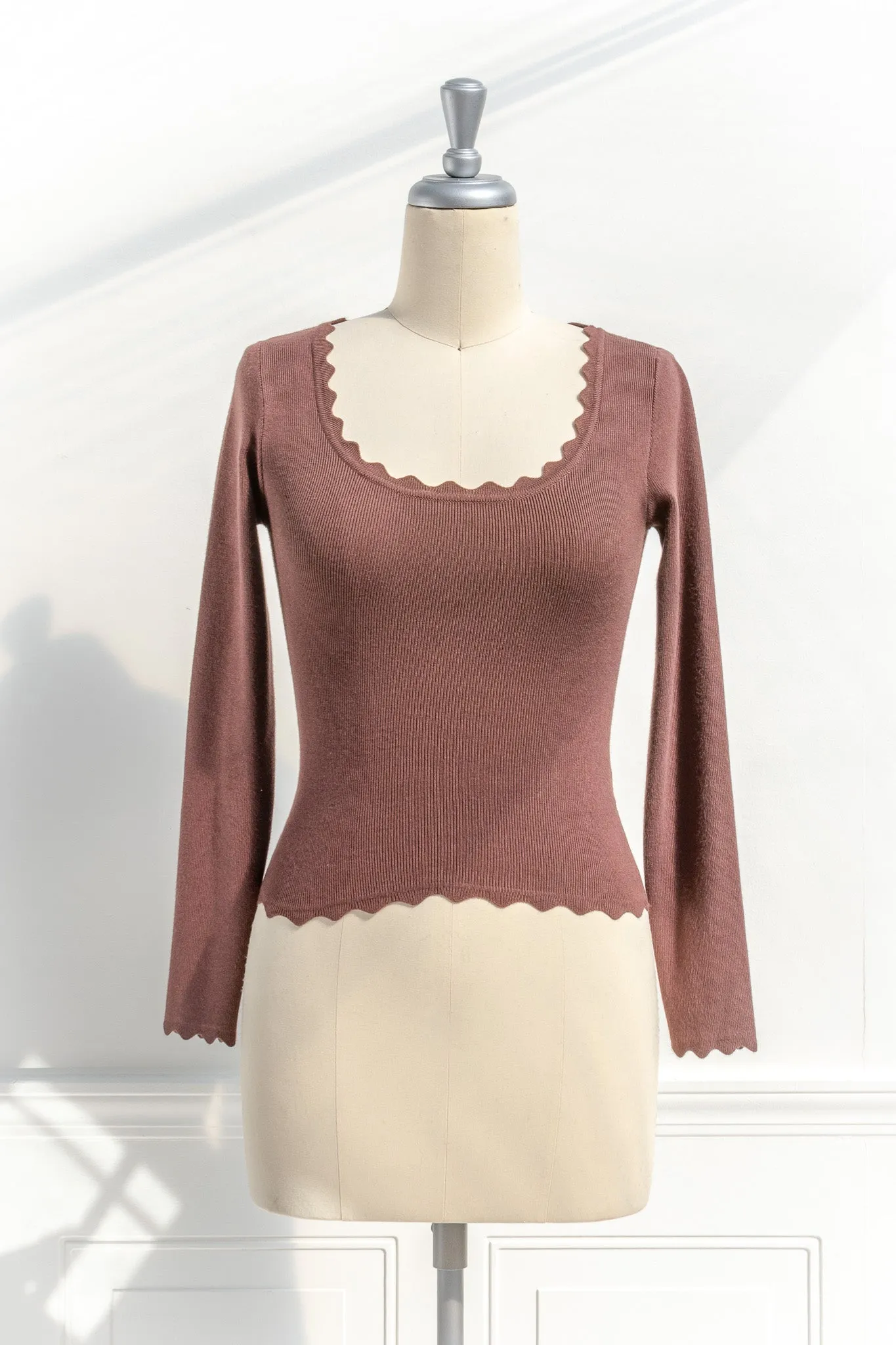 Layla Scalloped Knit Top - Brown