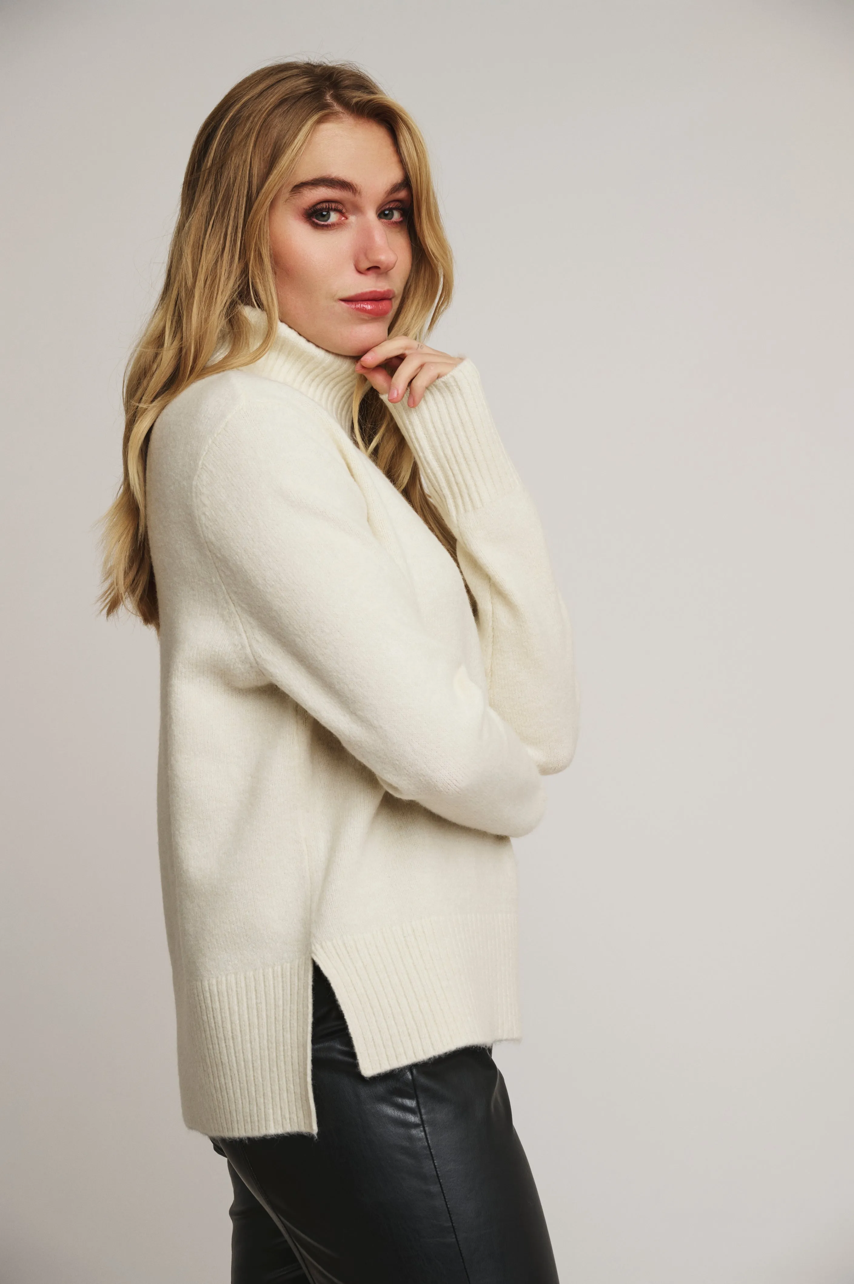 RINO & PELLE NANKE TURTLENECK SWEATER BIRCH