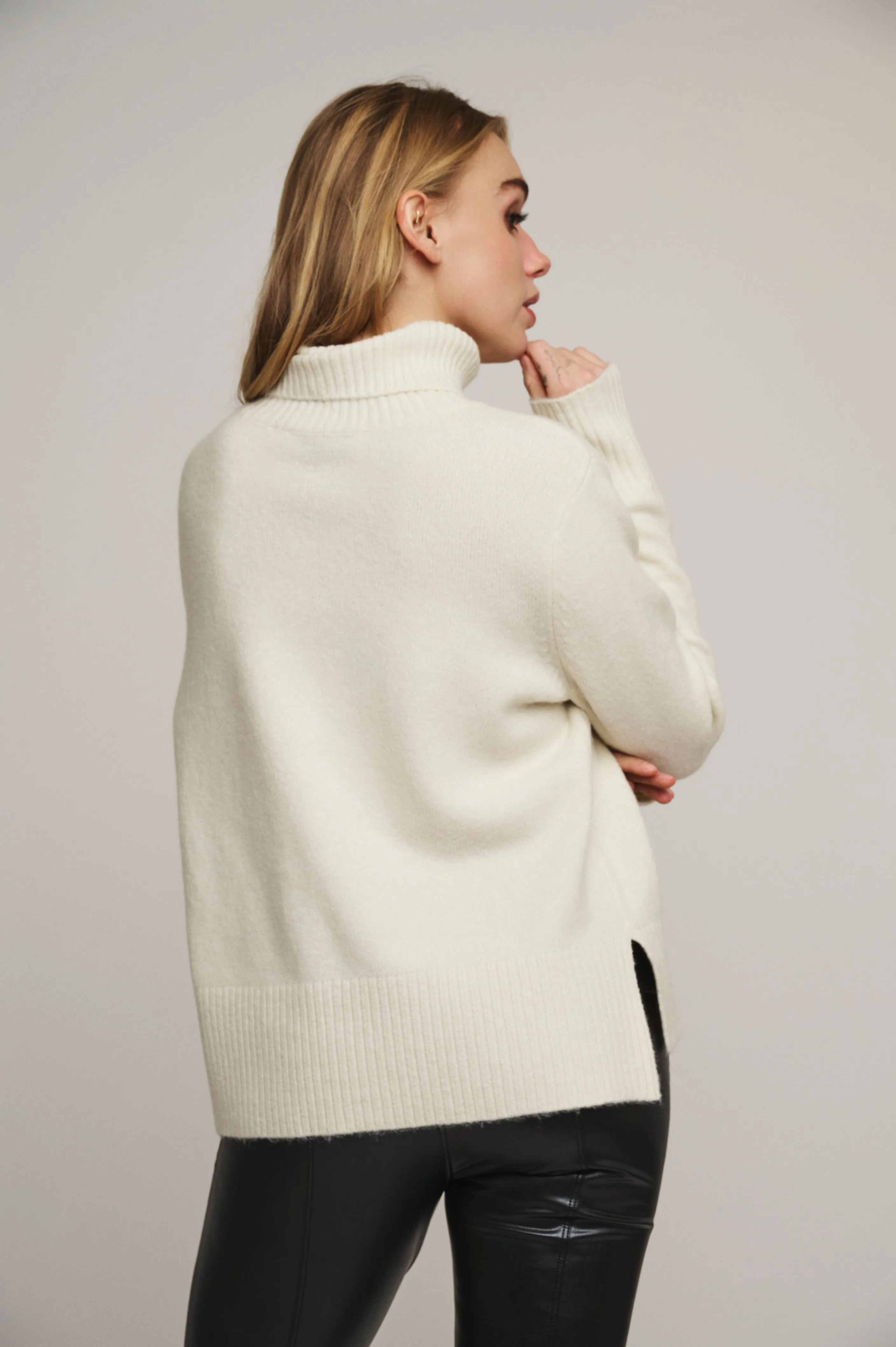 RINO & PELLE NANKE TURTLENECK SWEATER BIRCH