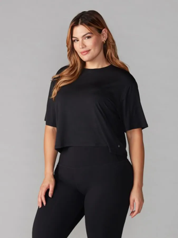 Tavi Crop Top Women's Tee - Ebony