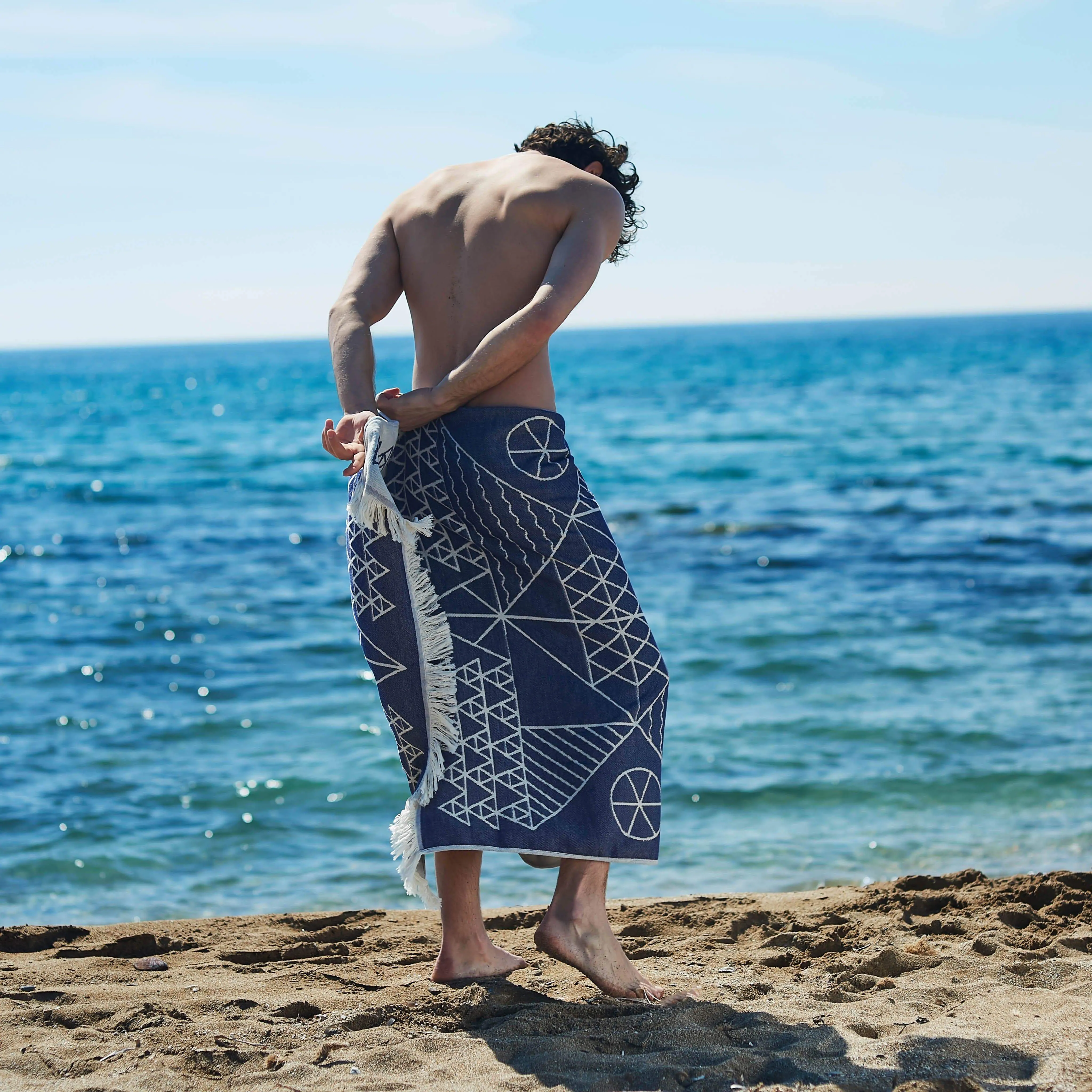 Tinos | Feather Beach Towel